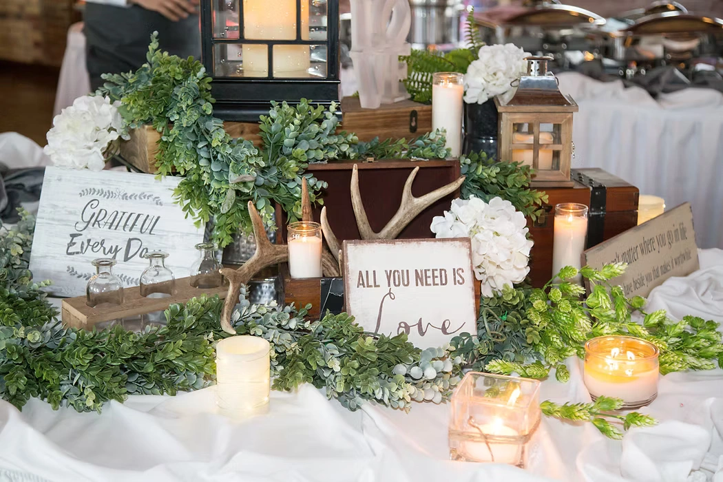 KP Katering wedding head table with MR&MRS fairy light sign